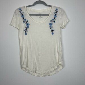 3/$15 Seriously Soft Aero Perfect V Embroidered t-shirt